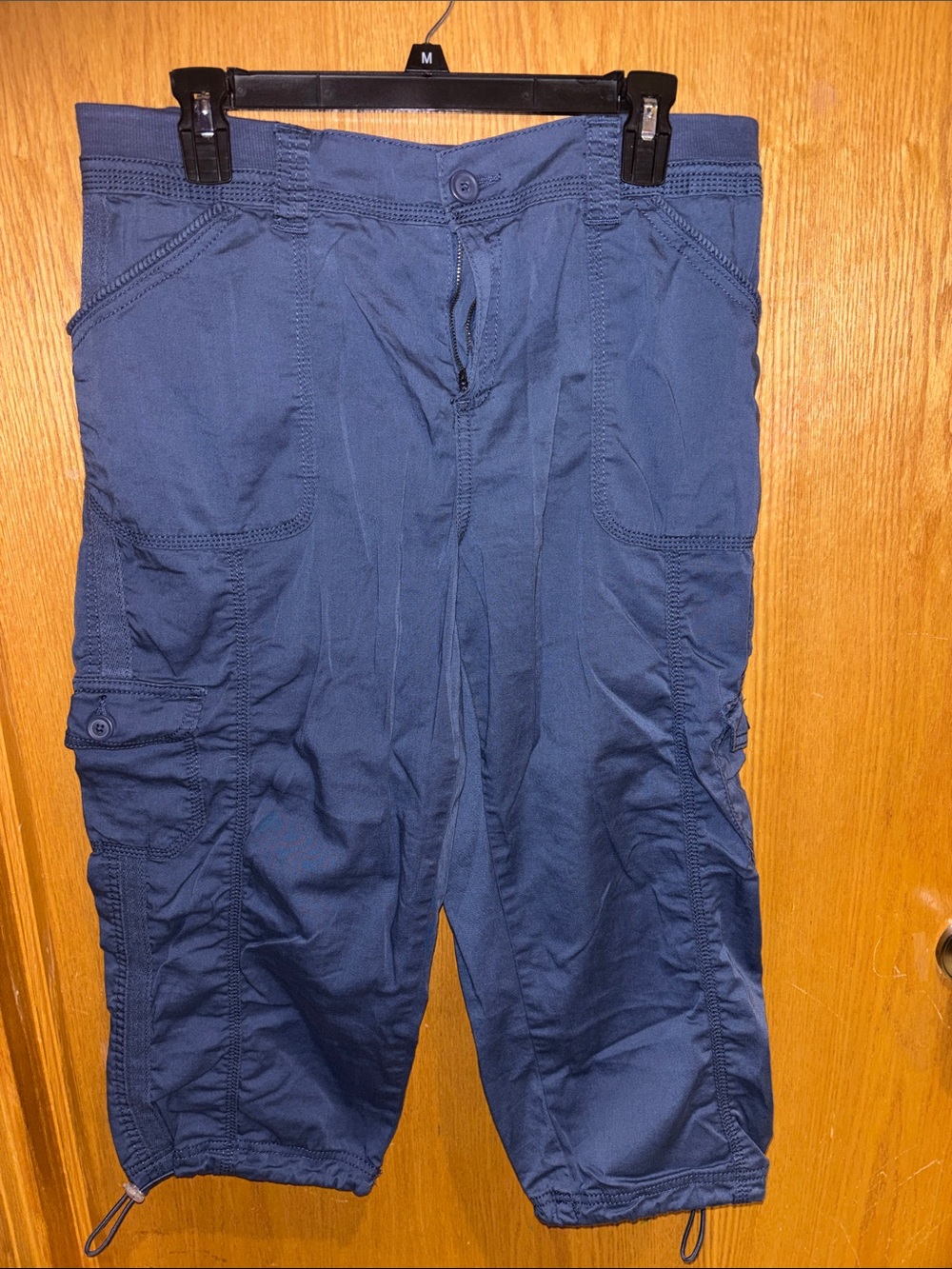 Style & Co. cargo capri pant, uniform blue
Size 12